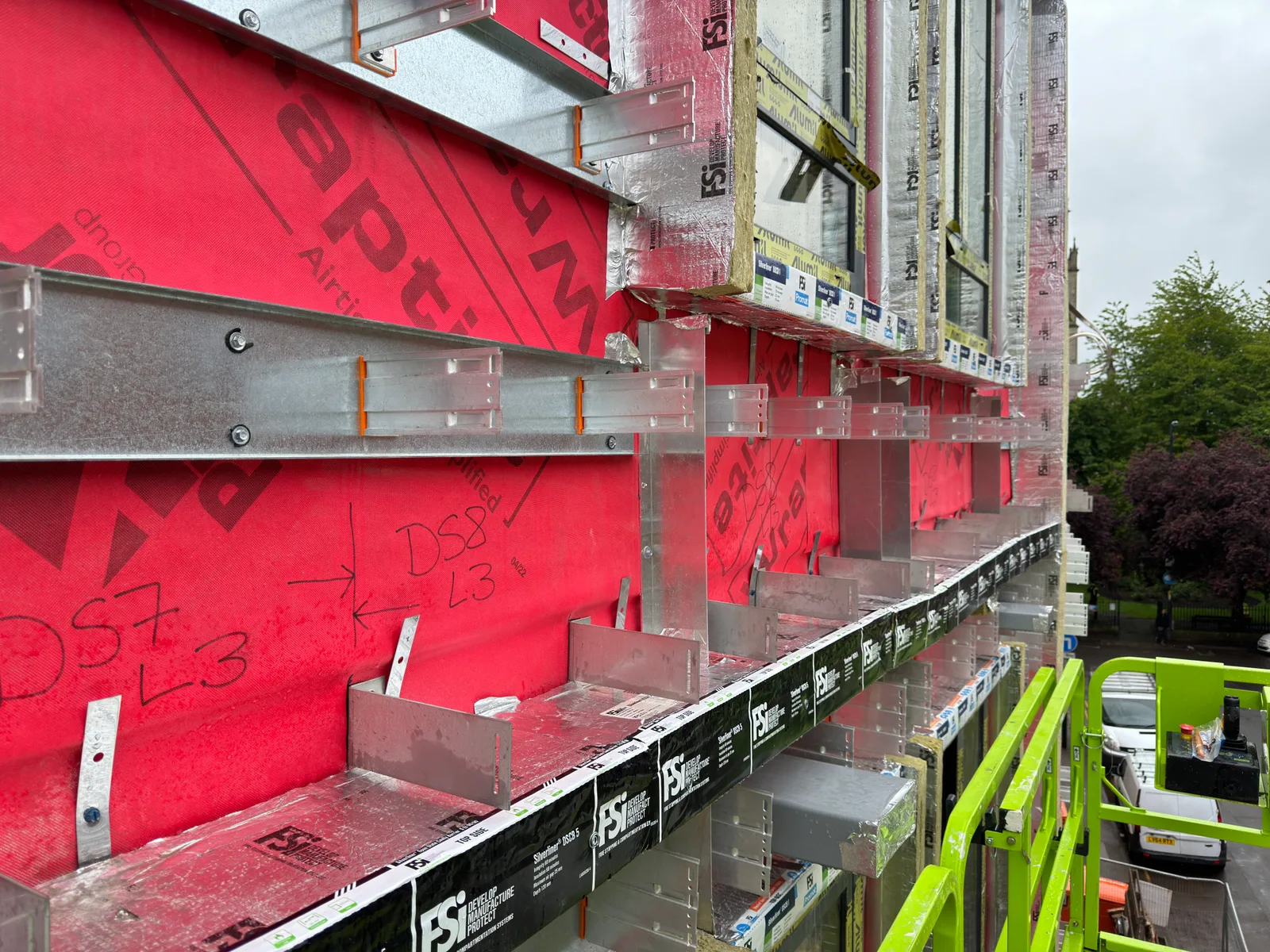 Support rails and membrane interfaces in Bristol