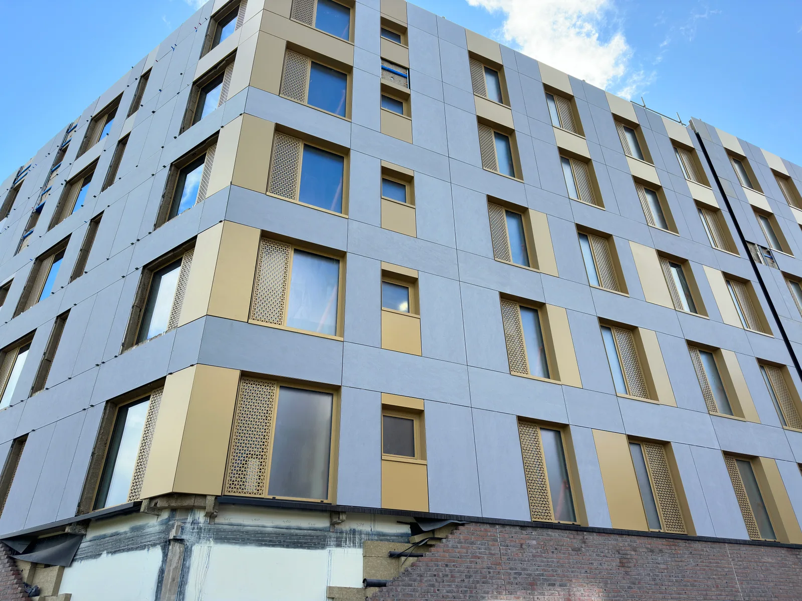 Rainscreen and window interfaces, Bristol